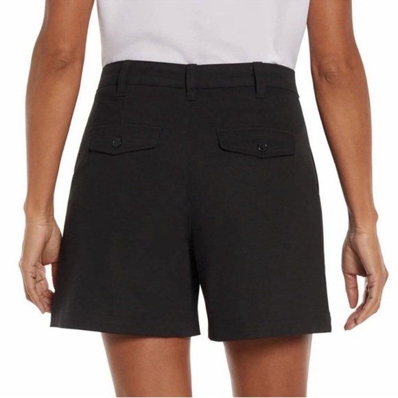 Banana Republic Pleated Front 5” Inseam Black Shorts - Picture 4 of 8